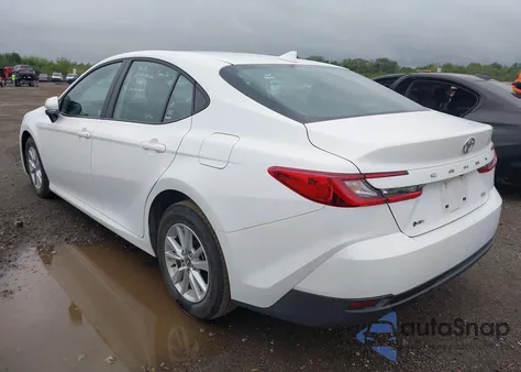 2025 Toyota Camry Le z USA, uszkodzony, nr VIN 4T1DAACK7SU116000